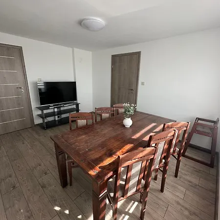 Victoria Apartment *